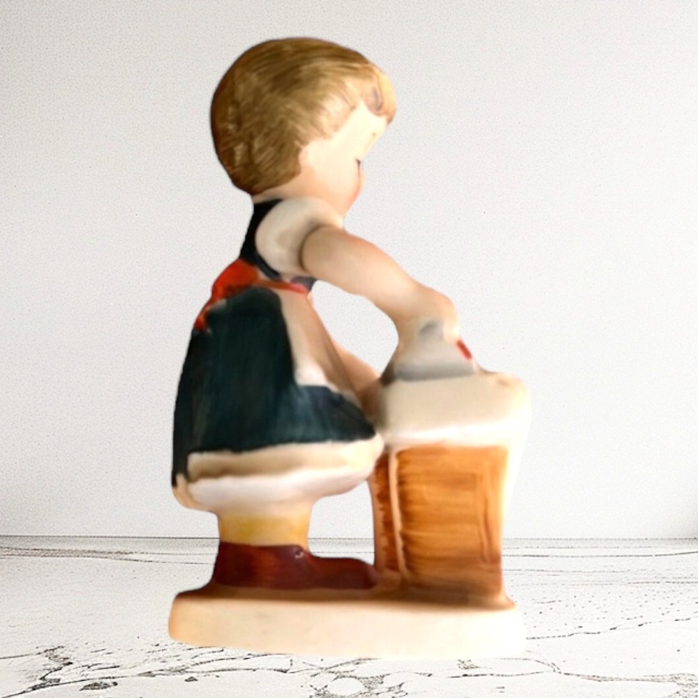 Napco Ceramic Figurine Japan Girl Ironing AH901 Grannycore Retro Cottagecore Vtg - Picture 5 of 12
